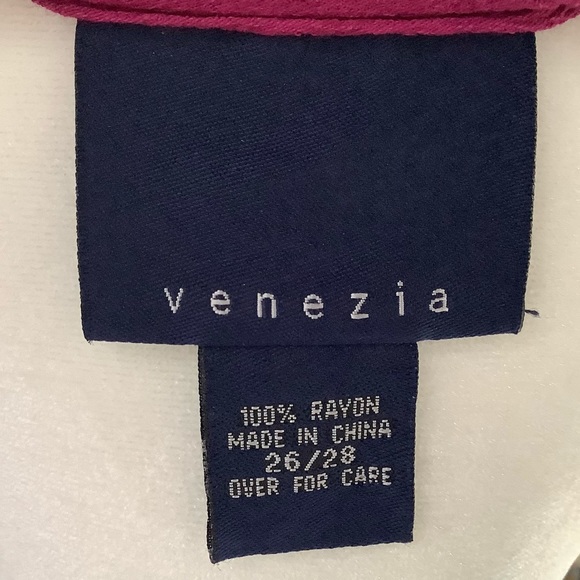 Venezia Women's Size 26/28 Round Neck Top Cranberry - Picture 3 of 7